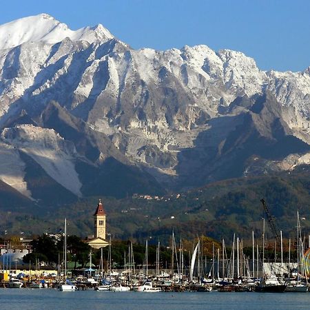 Between Pisa And 5 Terre Marina Di Carrara Εξωτερικό φωτογραφία